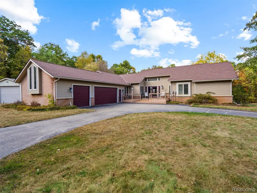 7286 Pine Knob Road, Clarkston, MI 48348 - #2