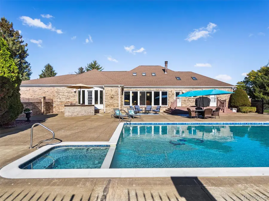 4227 Newcastle Drive, Clarkston, MI 48348 - #3
