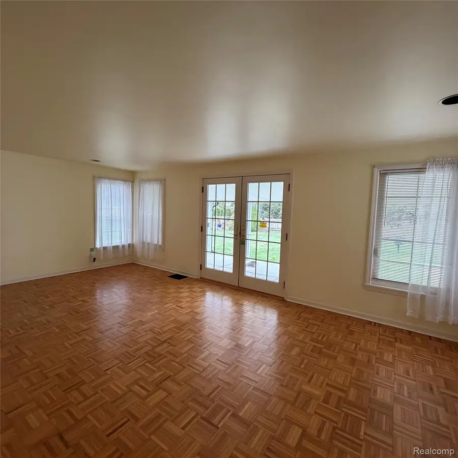65 Hampton Road, Village Of Grosse Pointe Shores, MI 48236 - #3