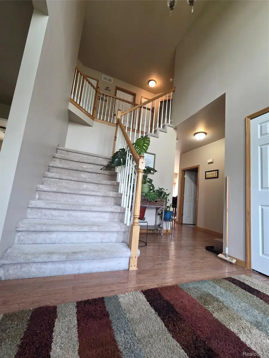 26940 Cedar Run Court, Woodhaven, MI 48183 - #2