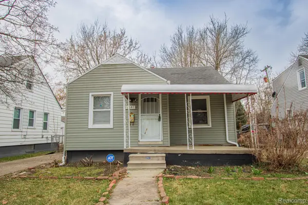 19644 Kenosha Street, HarperWoods, MI 48225