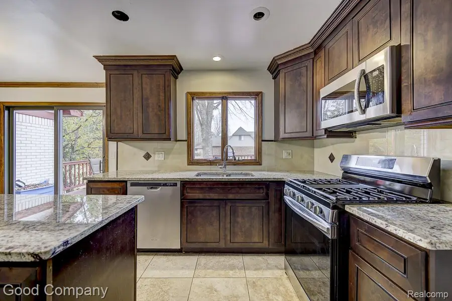 38092 Westchester Road, Sterling Heights, MI 48310 - #3
