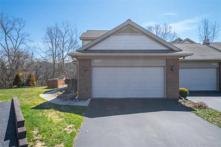 10381 Champions Circle, Grand Blanc, MI 48439 - #3