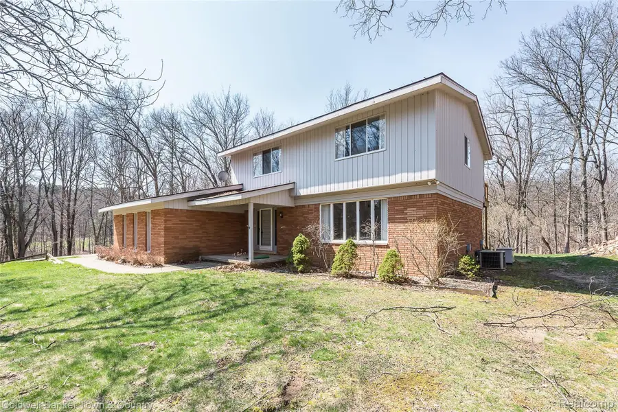 3520 S Hill Road, Milford, MI 48381 - #3