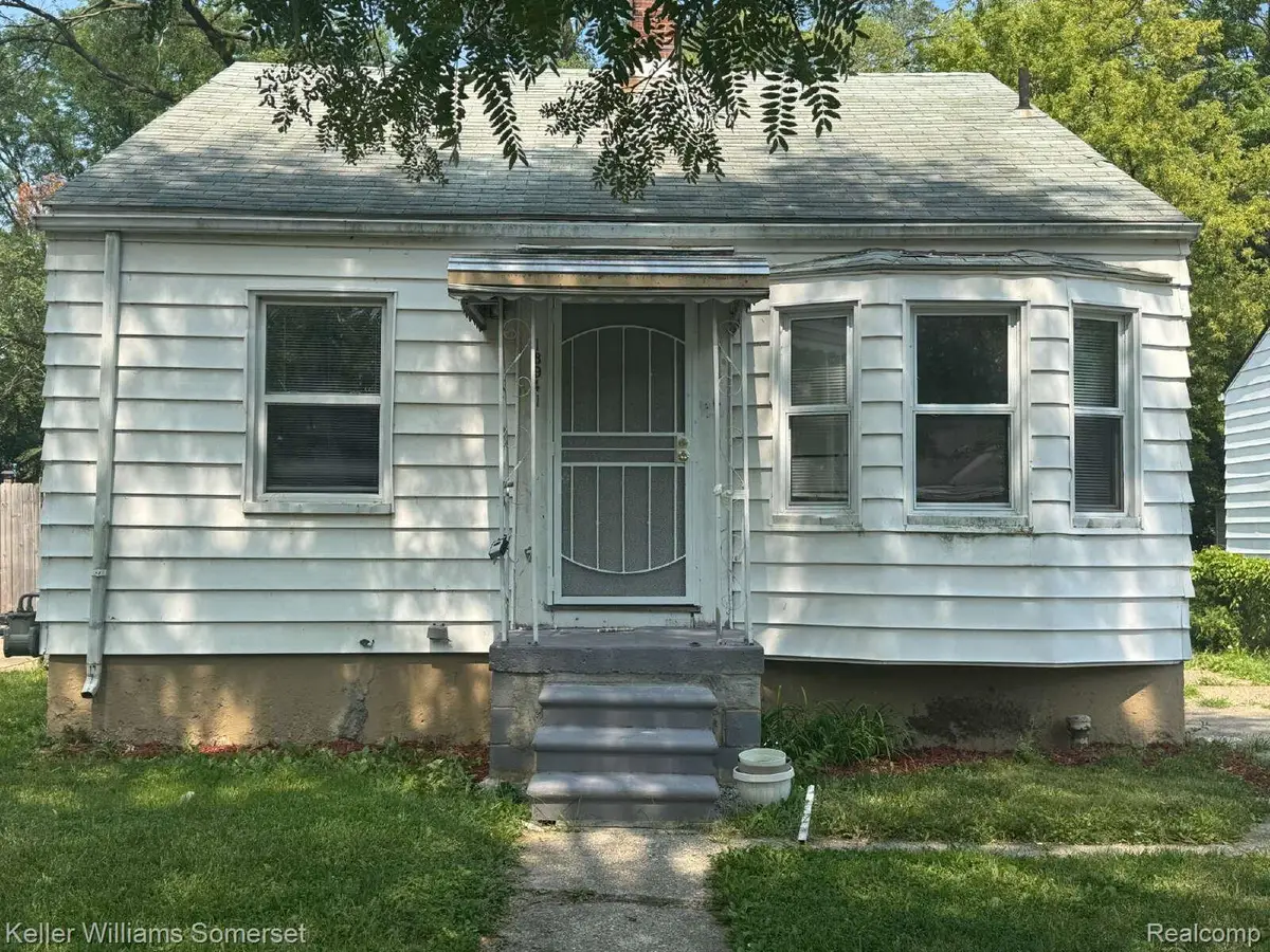 18941 Elkhart Street, Harper Woods, MI 48225 - #1