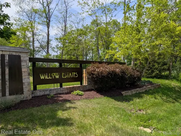508 Woodstone Court, WhiteLake, MI 48386