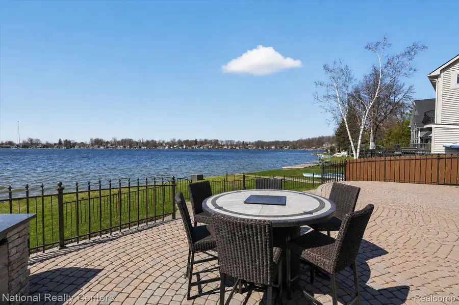 560 Black Oaks Trail, Howell, MI 48843 - #3
