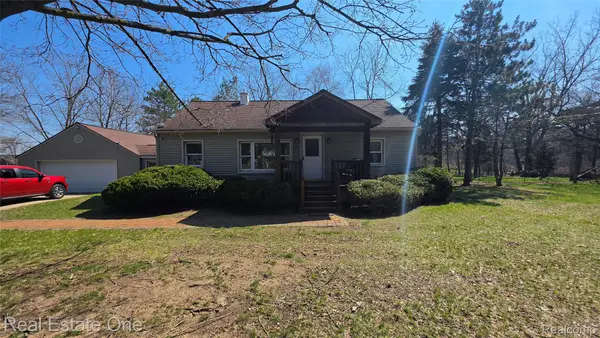 1288 Shoman Street, Waterford, MI 48327