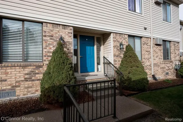 1700 River Road #10, Marysville, MI 48040