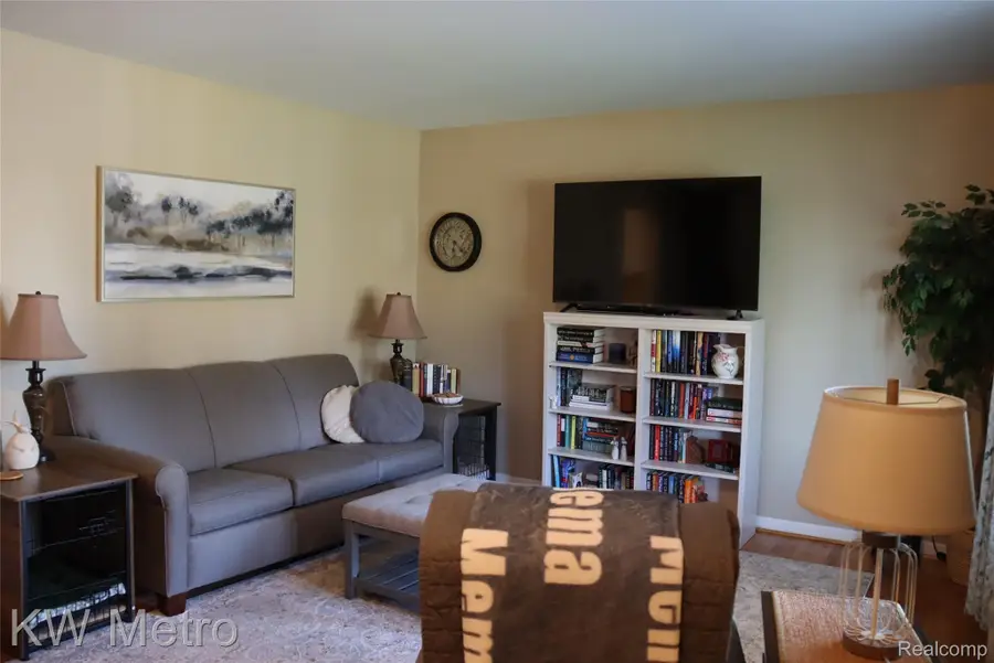8250 Atha Street, White Lake, MI 48386 - #2