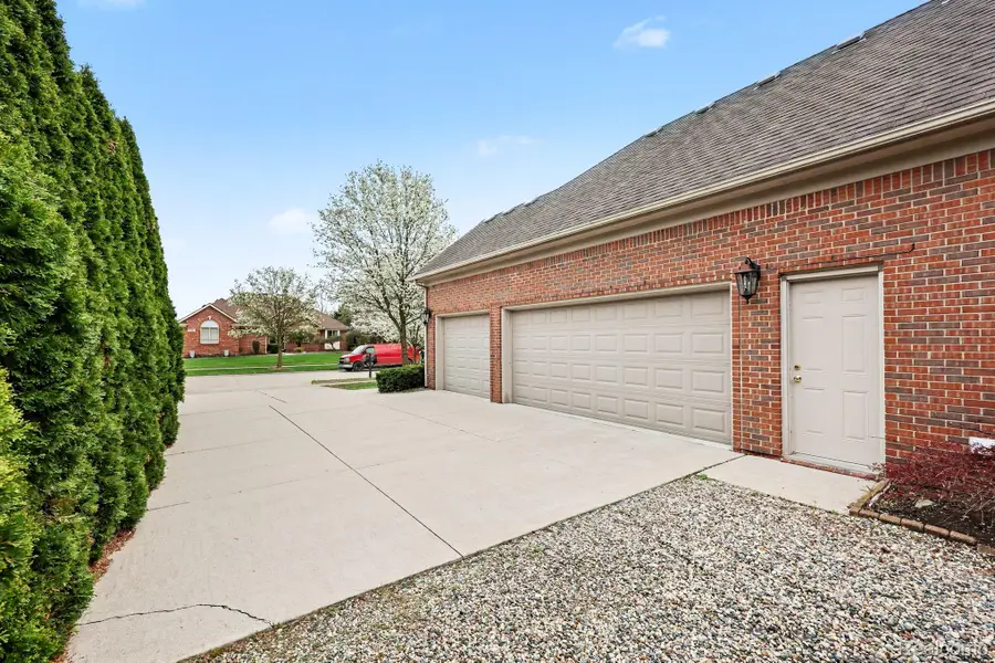13823 Blue Beech Lane, Shelby, MI 48315 - #2