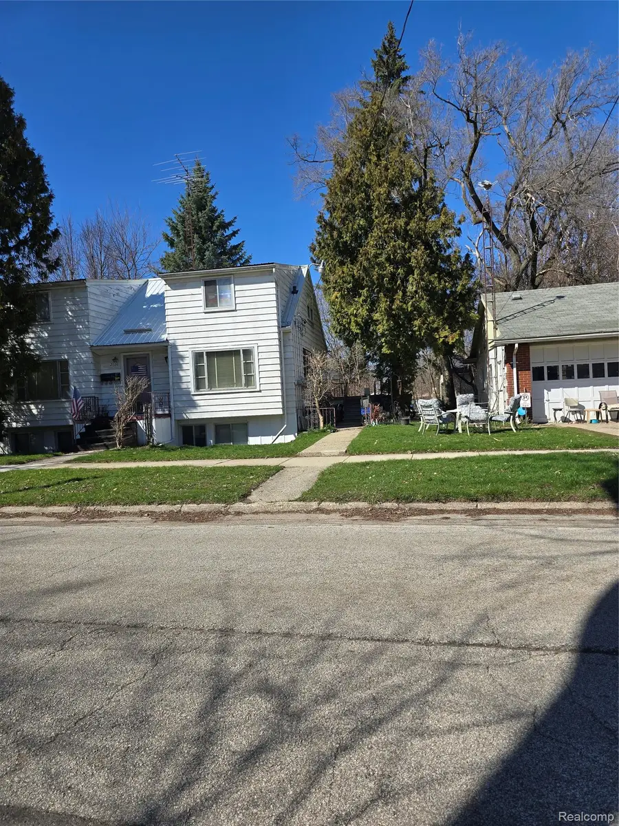 2601 Bennett Avenue, Flint, MI 48506 - #2