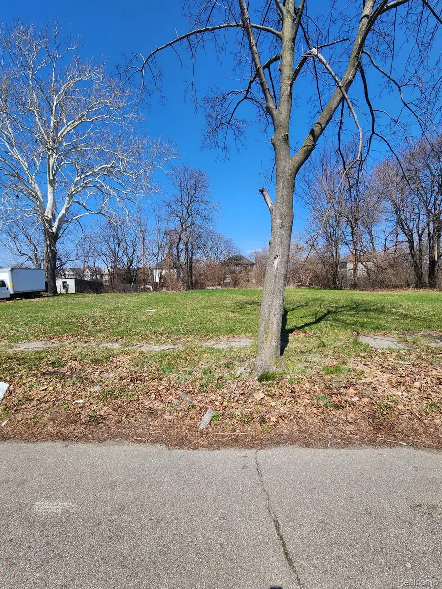 595 Leicester Court, Detroit, MI 48202 - #2