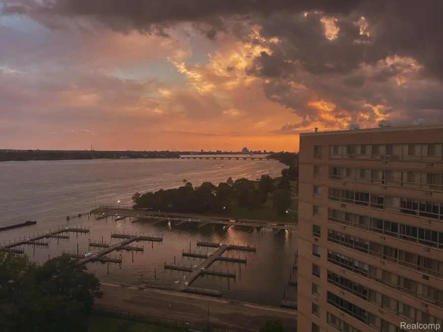 8900 E Jefferson Avenue #123, Detroit, MI 48214 - #2