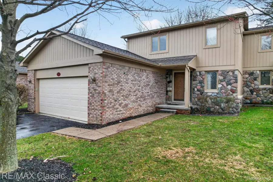 29441 Sylvan Lane, Farmington, MI 48334 - #2