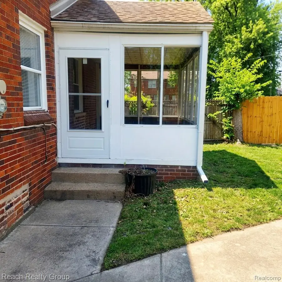 18076 Washburn Street, Detroit, MI 48221 - #2