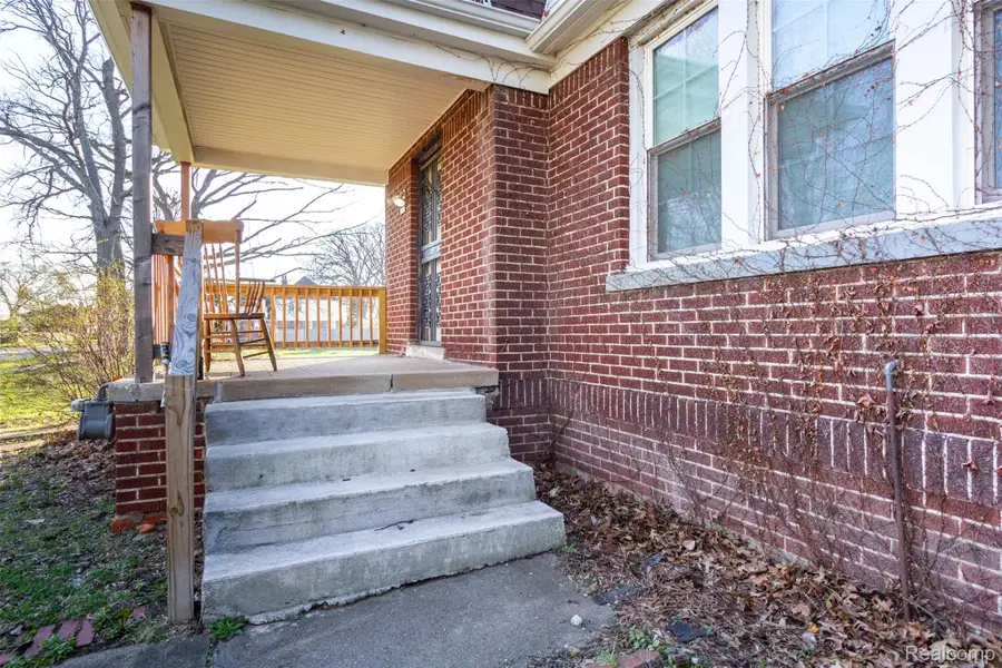 2261 Lawrence Street, Detroit, MI 48206 - #3