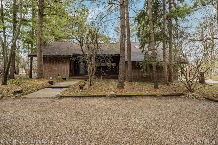 32674 Bingham Lane, Bingham Farms, MI 48025 - #2