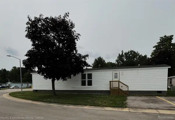 7130 Mapleview Circle #68, BrownCity, MI 48416