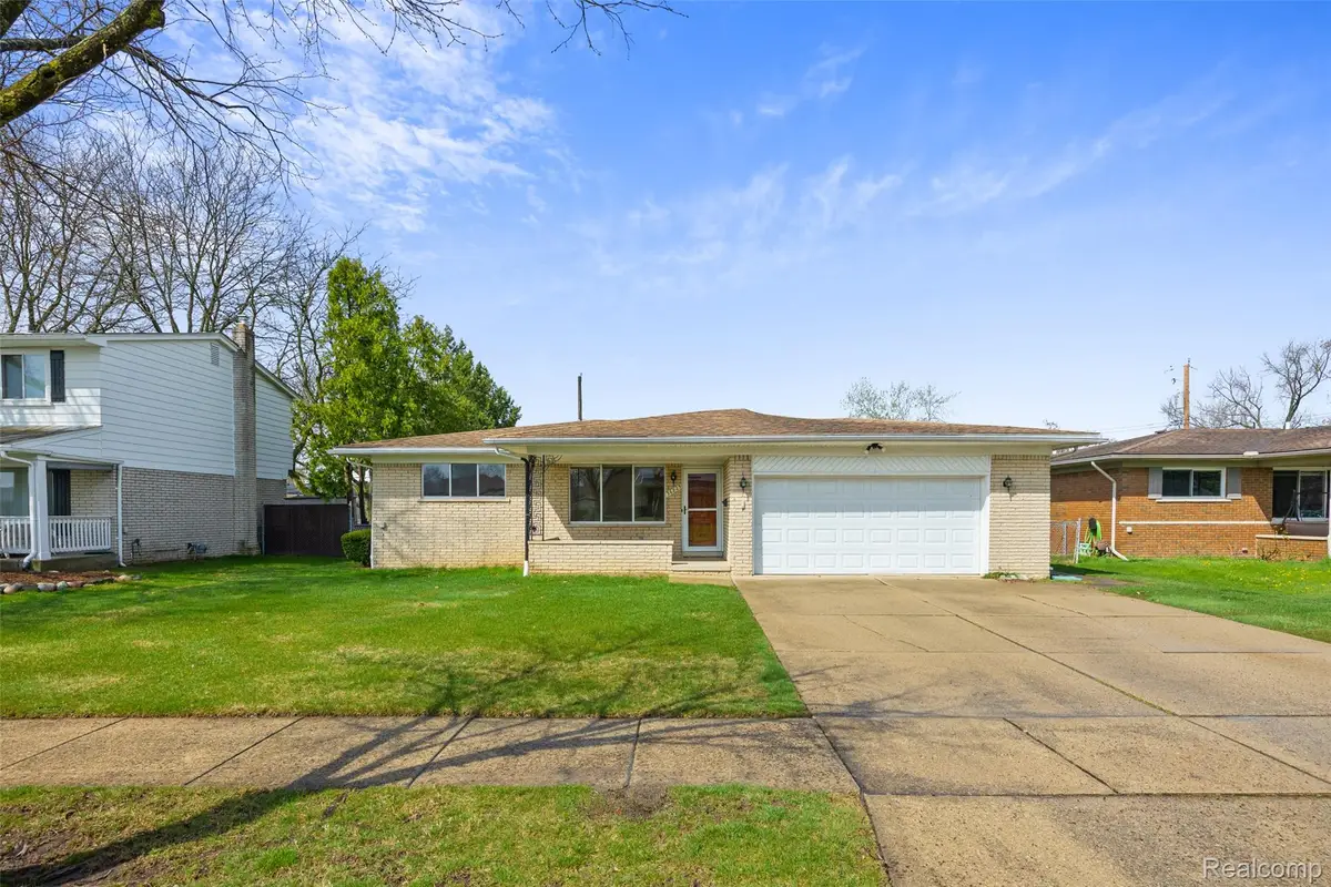 36825 Eton Court, Sterling Heights, MI 48310 - #1
