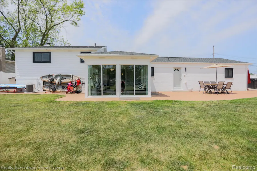 38146 Mast Street, Harrison Township, MI 48045 - #3