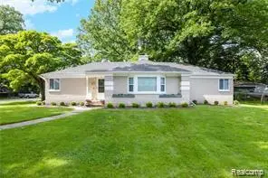 20088 Woodland Street, HarperWoods, MI 48225