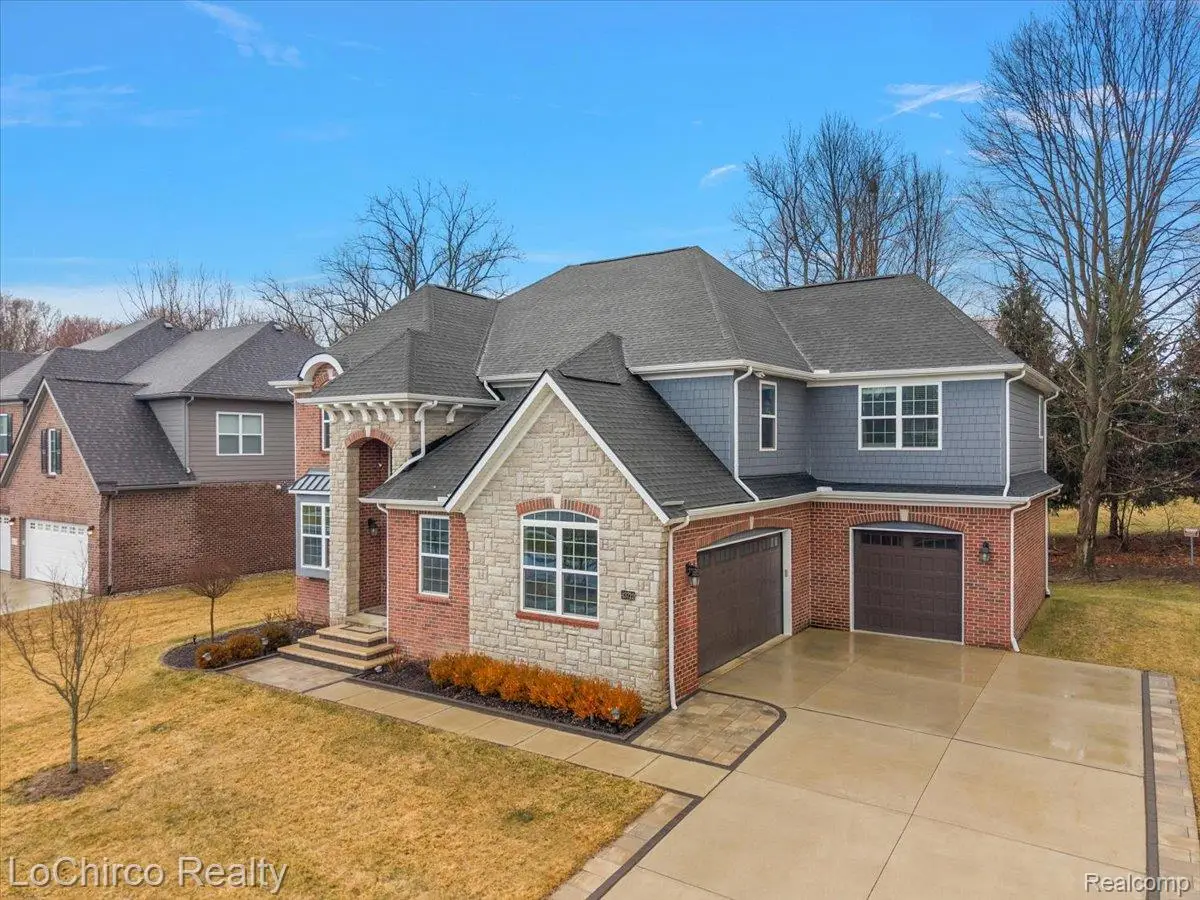 43722 Bolingbrooke Lane, Novi, MI 48377 - #1