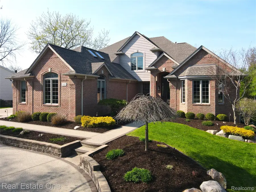 3648 W Tienken Road, Rochester Hills, MI 48306 - #3