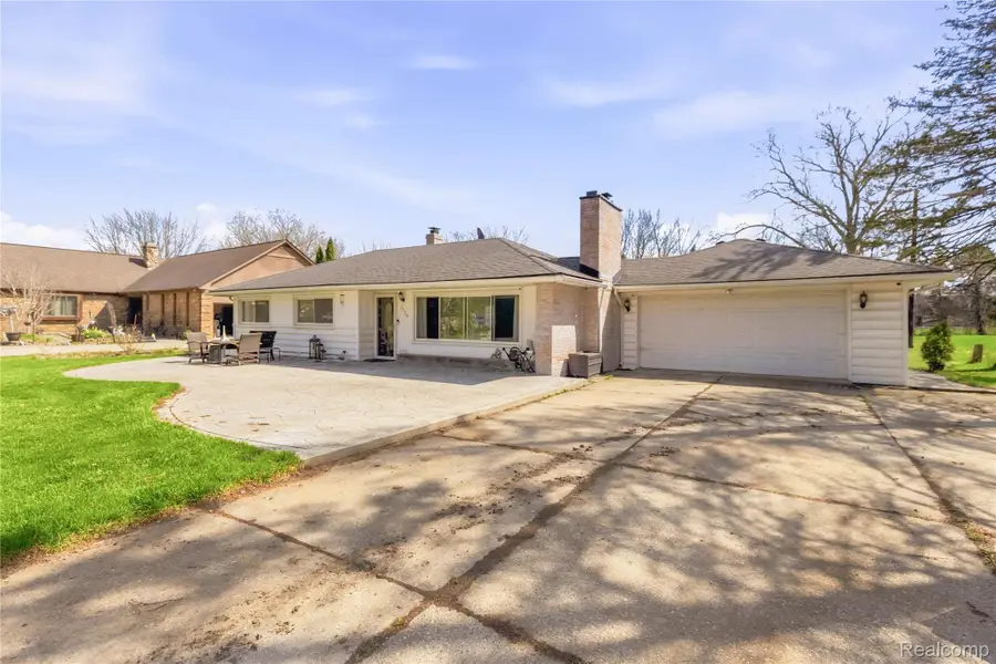 3520 Denson Drive, Sterling Heights, MI 48310 - #3