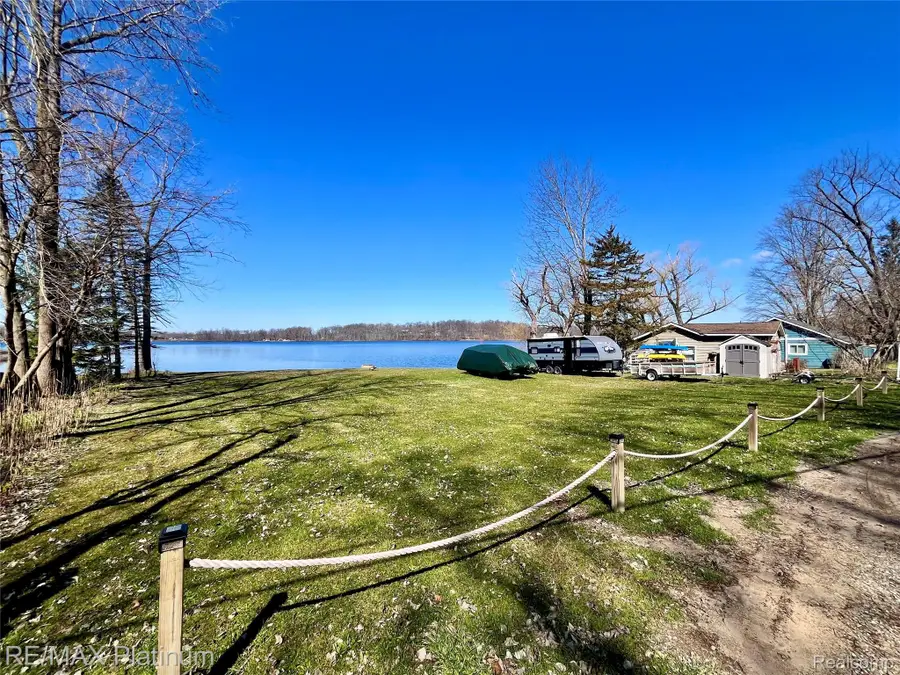 11280 Patterson Lake Dr Drive, Pinckney, MI 48169 - #3