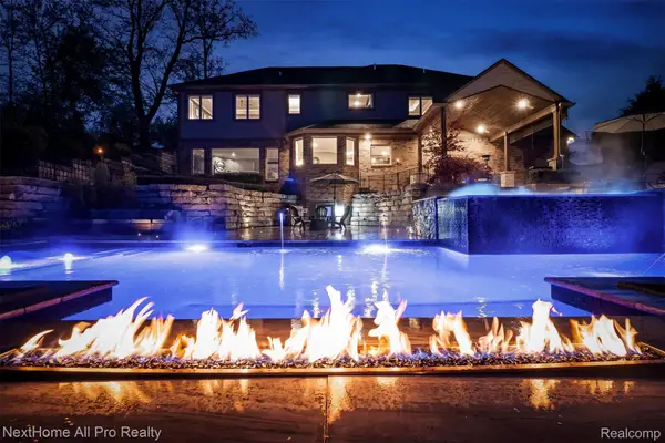 12385 Boulder Pass Drive, Milford, MI 48380