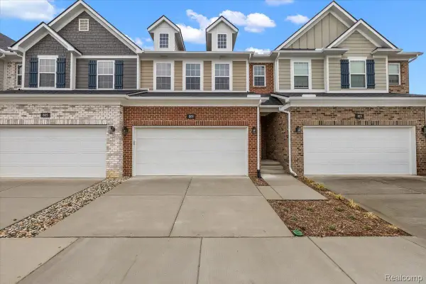 809 Cortland Ln, Troy, MI 48085