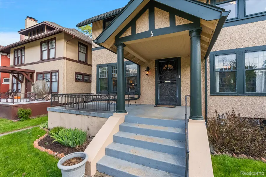 867 Edison Street, Detroit, MI 48202 - #2