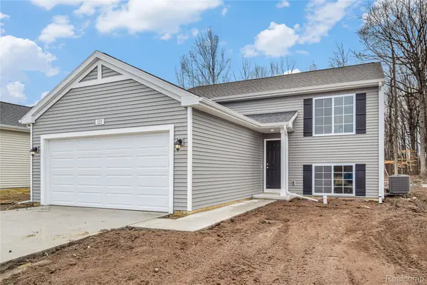 3163 Wild Orchid Lane, Burton, MI 48519