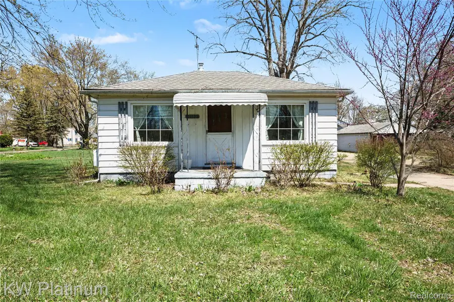 27135 Ballard Street, Harrison Township, MI 48045 - #2