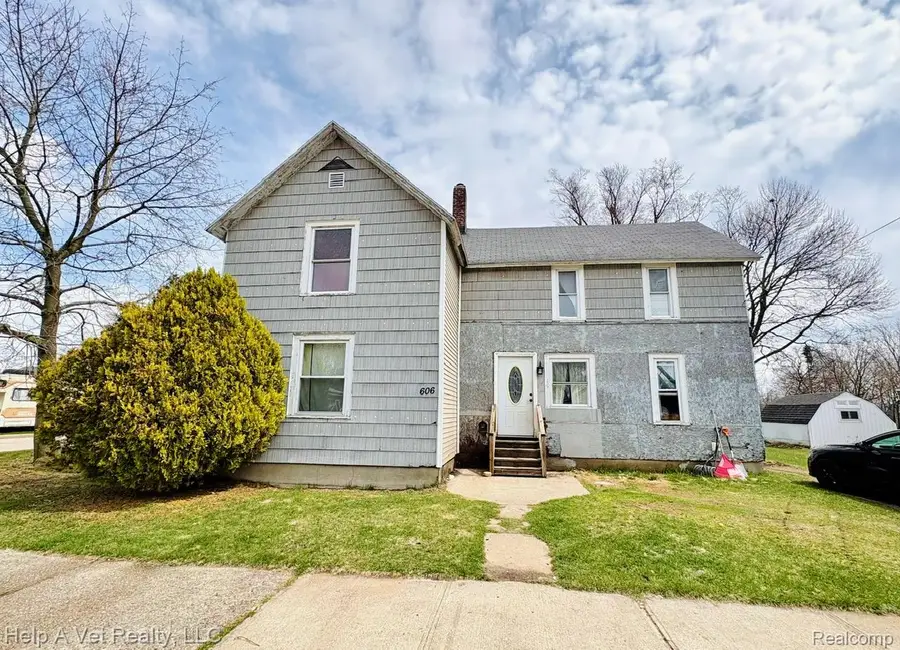 606 Bond Street, Cadillac, MI 49601 - #2