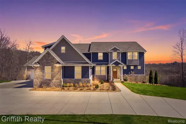 2550 Hartun Drive, Brighton, MI 48114
