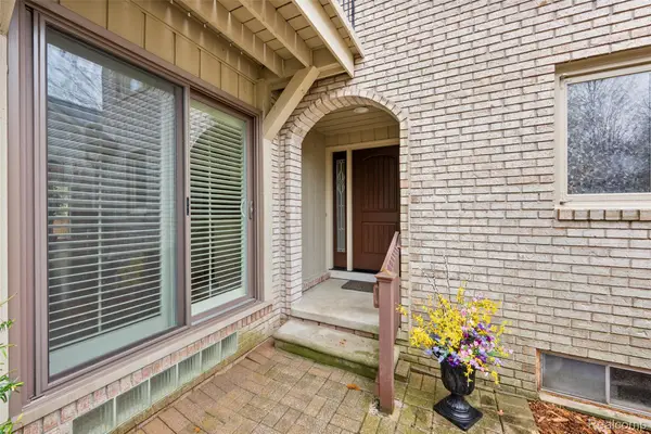 1204 S Timberview Trail, BloomfieldHills, MI 48304