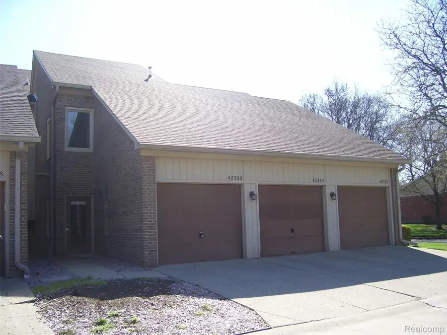 42364 Lochmoor Street #6, Clinton, MI 48038 - #2