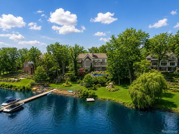 3075 Heron Pointe Drive, BloomfieldHills, MI 48302