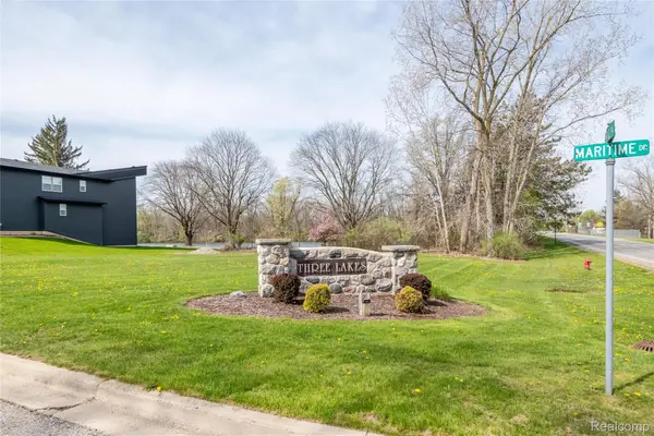 2745 Maritime Drive, Lansing, MI 48911