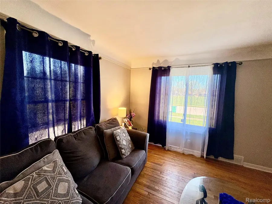 23349 Roxana Avenue, Eastpointe, MI 48021 - #3