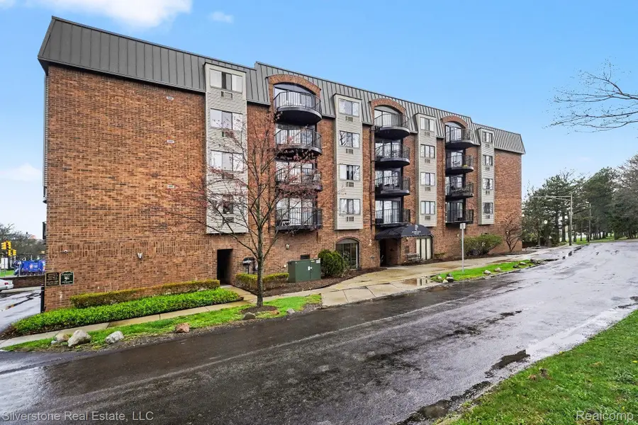 35300 Woodward Avenue, Birmingham, MI 48009 - #2