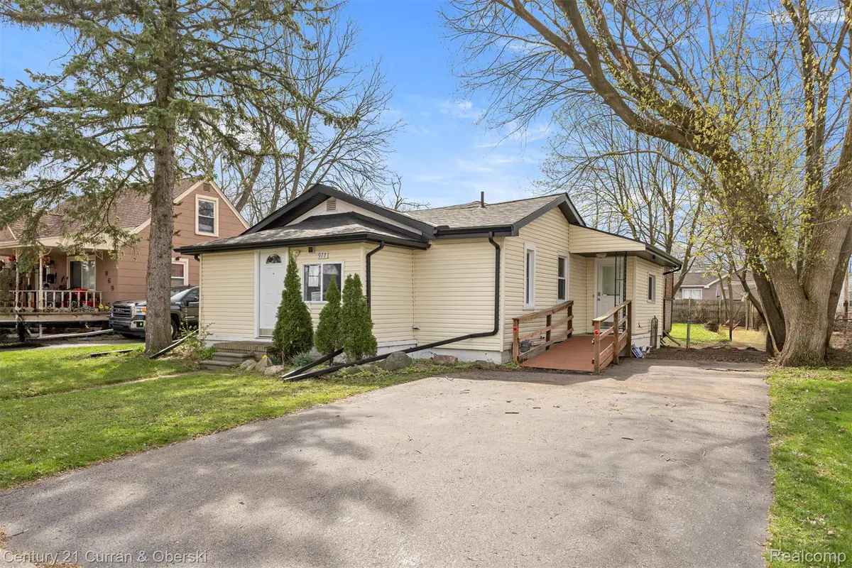 977 Boston Avenue, Waterford, MI 48328 - #1