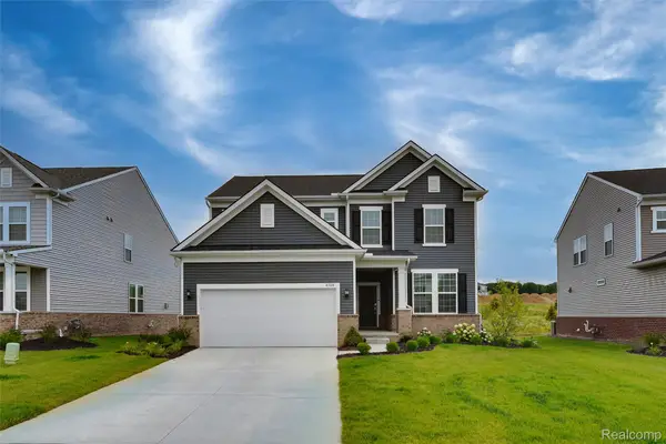 4568 Paradise Parkway, Milford, MI 48381