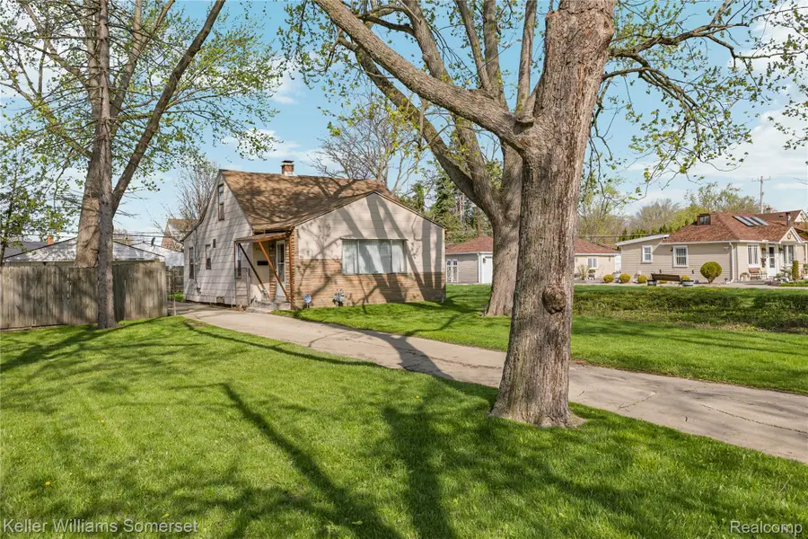 6501 Heyden Street, Dearborn Heights, MI 48127 - #2