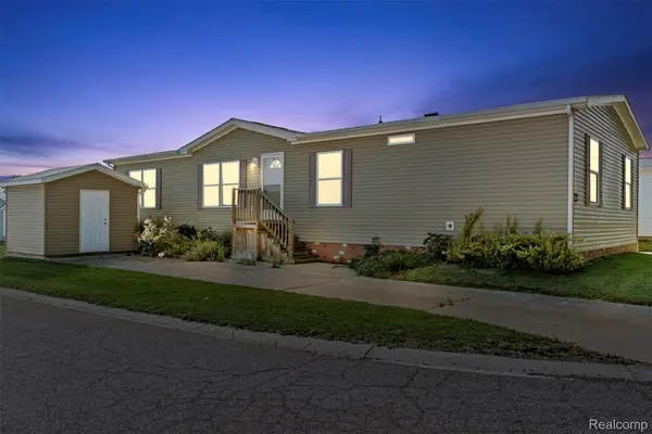 3544 Midsummer Lane, Northville, MI 48167