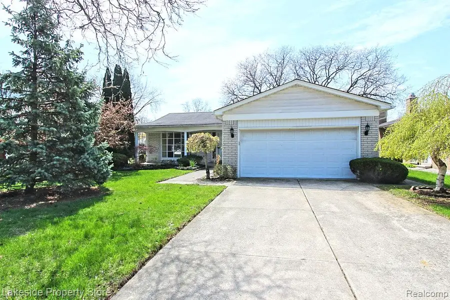 22512 Corteville Street, Saint Clair Shores, MI 48081 - #3