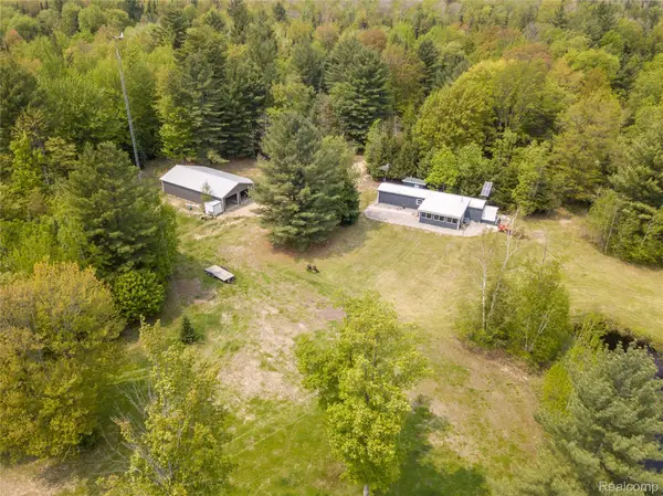 5960 N Trail Se, Kalkaska, MI 49646