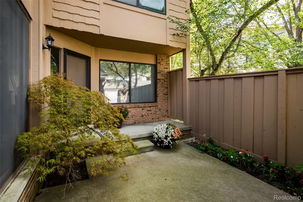 7118 Pebble Park Drive, WestBloomfield, MI 48322